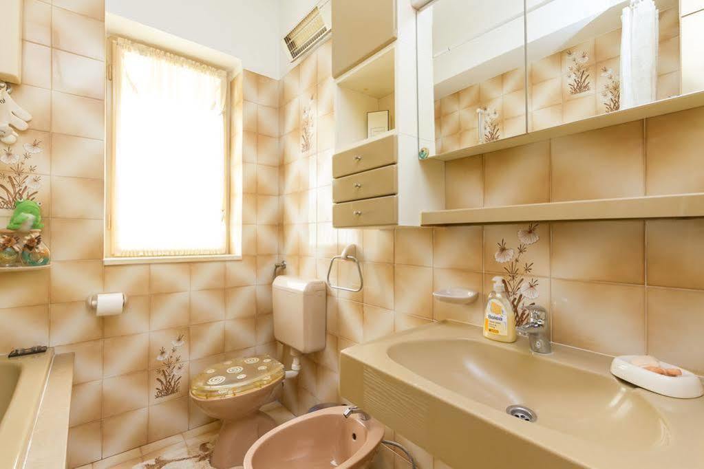 Apartments Dora Спліт Екстер'єр фото