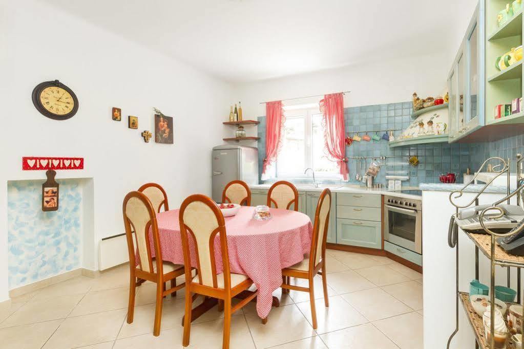 Apartments Dora Спліт Екстер'єр фото