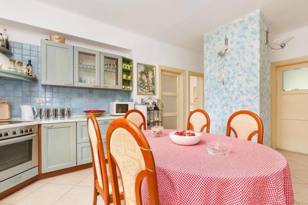 Apartments Dora Спліт Екстер'єр фото