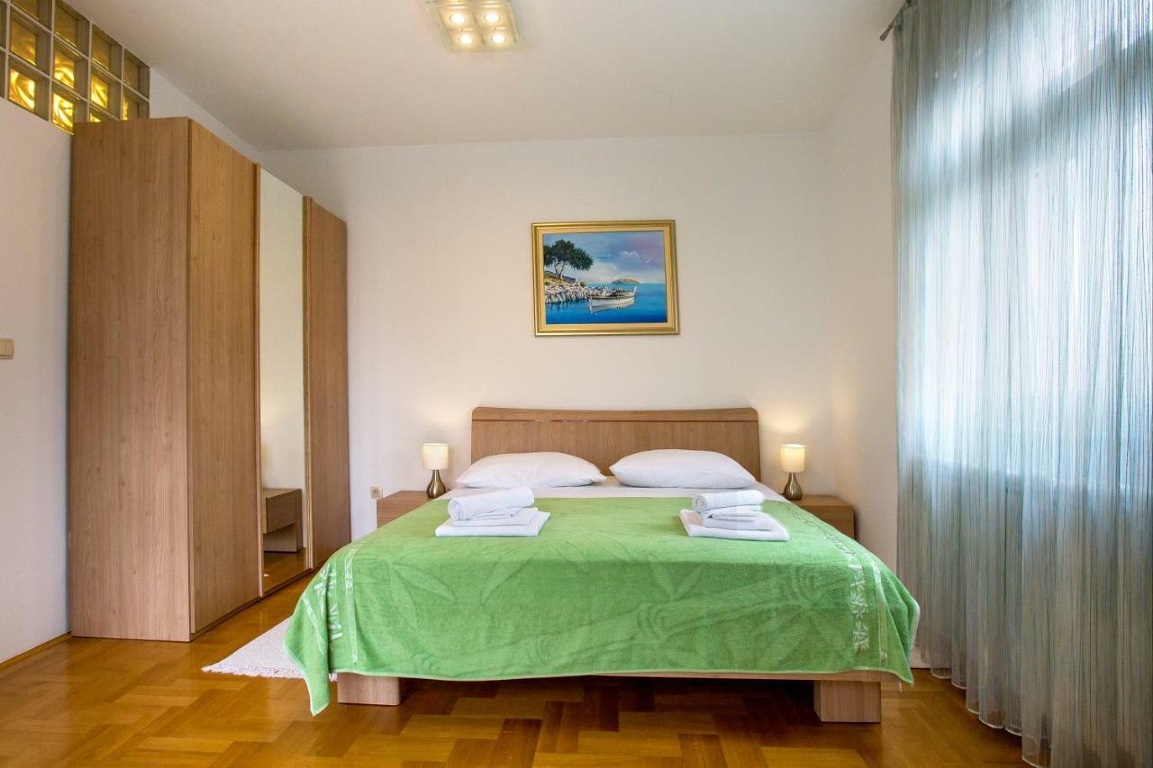 Apartments Dora Спліт Екстер'єр фото