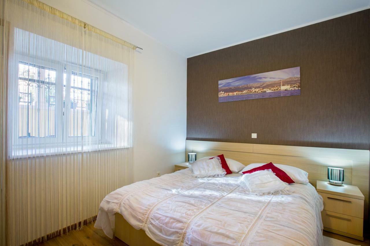 Apartments Dora Спліт Екстер'єр фото